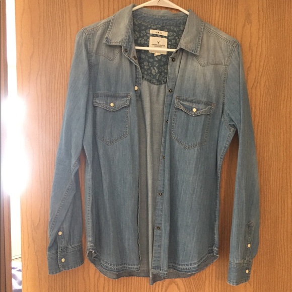American Eagle Outfitters Tops - American Eagle Slim Fit Denim